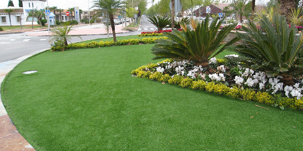 What are the benefits of artificial landscape turf?